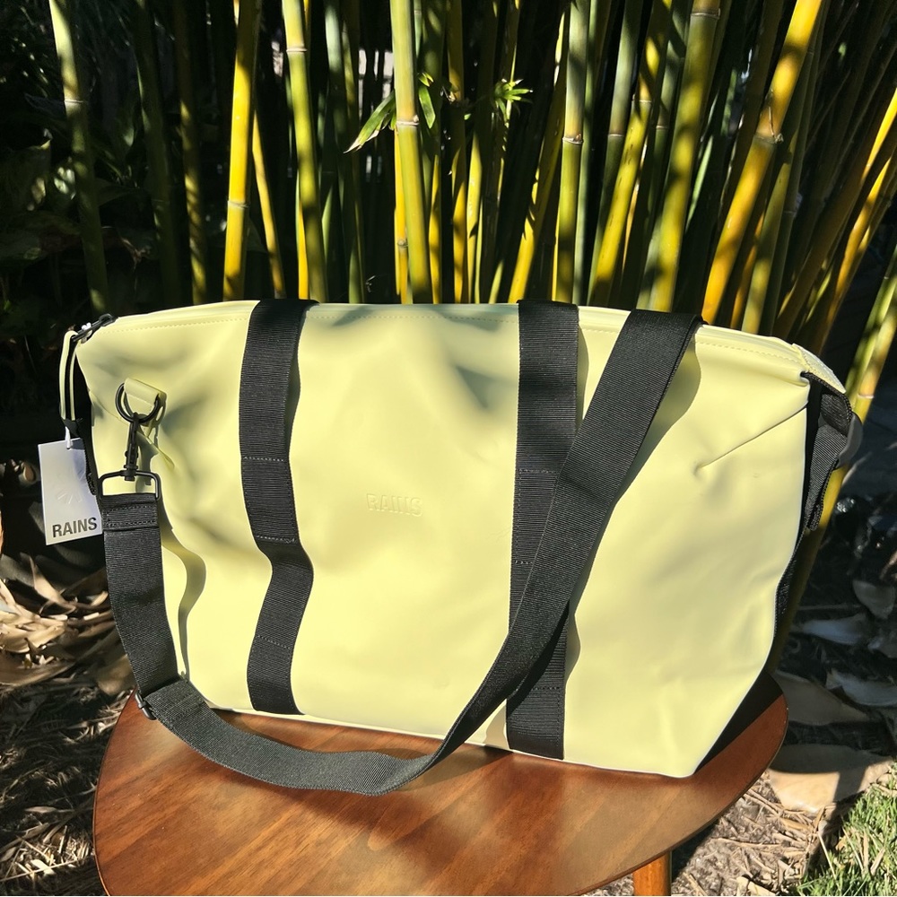 RAINS WEEKEND BAG small 🔥NWT🔥 straw - Picture 1 of 10